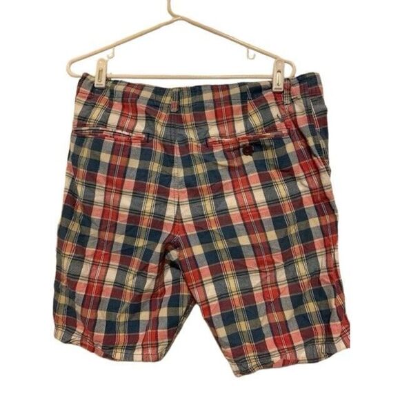 AMERICAN EAGLE OUTFITTERS CLASSIC SIZE 32 PLAID SHORTS - Picture 1 of 4